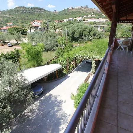 Tosis Apartament Svoronata