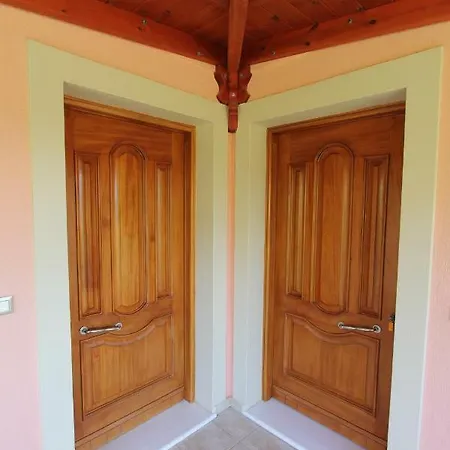 Tosis Apartament Svoronata